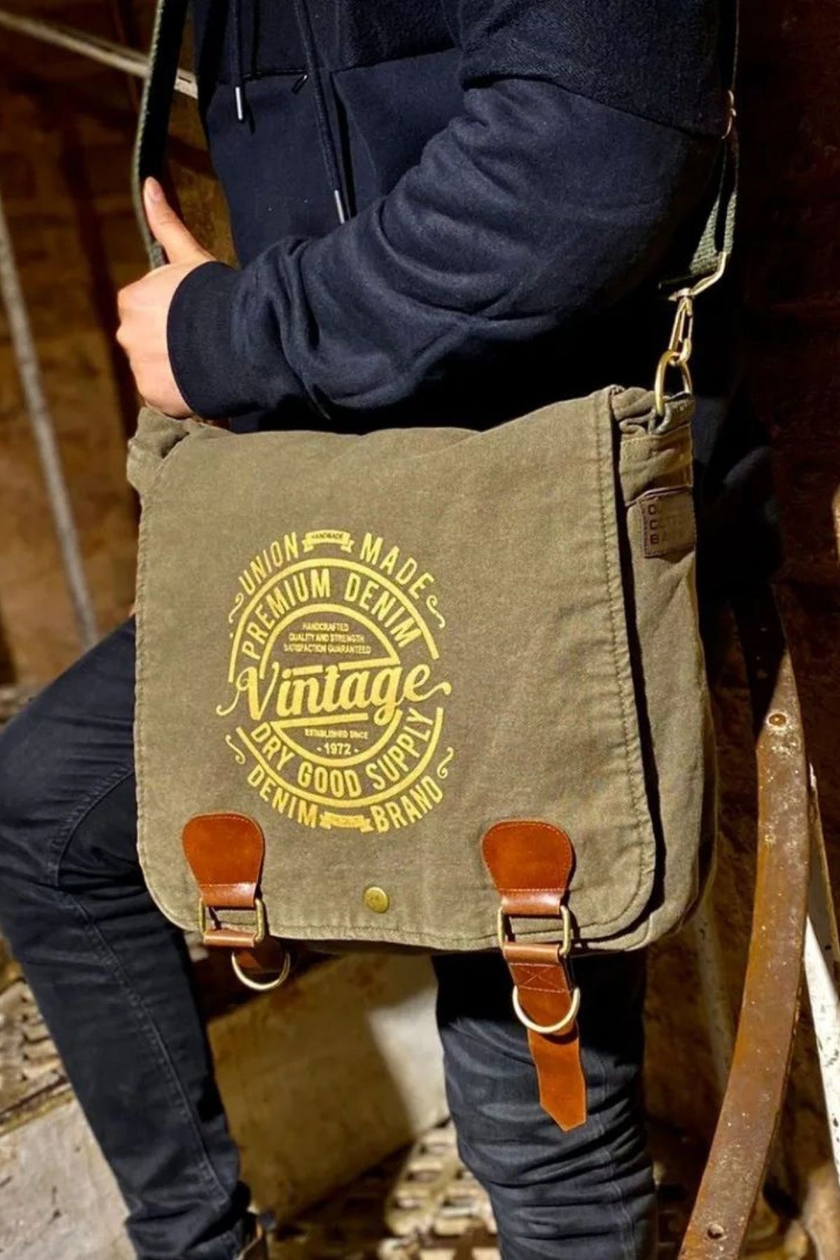 One side bag sales for college boys