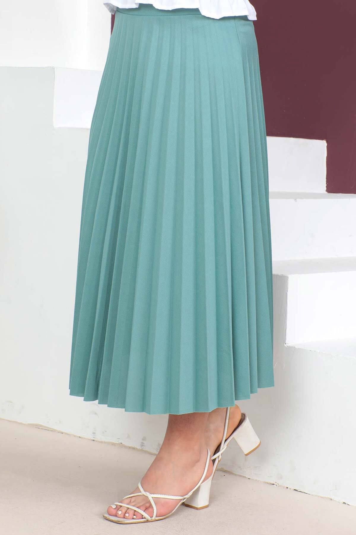 Pastel green pleated sales skirt