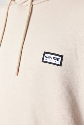 Bej Oversize/Geniş Kesim Etiket Detaylı Renk Bloklu İçi Polar/Sıcak Tutan Sweatshirt TMNAW24SW00128 Image 3