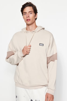 Bej Oversize/Geniş Kesim Etiket Detaylı Renk Bloklu İçi Polar/Sıcak Tutan Sweatshirt TMNAW24SW00128 Image 4