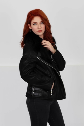 Siyah Hakiki Deri Mont, Özel Kürklü Yaka, Içi Kürklü, Gümüş Fermuar Detaylı - 103222 Image 1