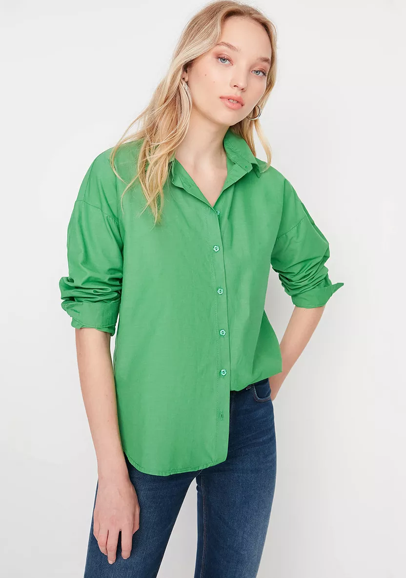 قمصان نسائية خضراء