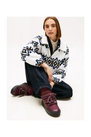 https://cdn.dsmcdn.com/sfweb-pdp/images/product-placeholder-v2.jpeg