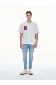 https://cdn.dsmcdn.com/sfweb-pdp/images/product-placeholder-v2.jpeg