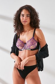 https://cdn.dsmcdn.com/sfweb-pdp/images/product-placeholder-v2.jpeg
