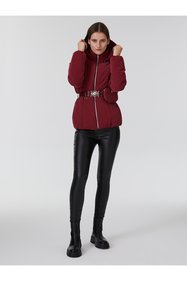 https://cdn.dsmcdn.com/sfweb-pdp/images/product-placeholder-v2.jpeg