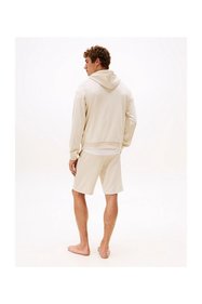 https://cdn.dsmcdn.com/sfweb-pdp/images/product-placeholder-v2.jpeg