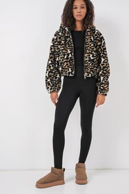 https://cdn.dsmcdn.com/sfweb-pdp/images/product-placeholder-v2.jpeg