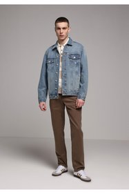 https://cdn.dsmcdn.com/sfweb-pdp/images/product-placeholder-v2.jpeg