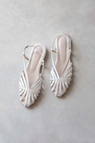 https://cdn.dsmcdn.com/sfweb-pdp/images/product-placeholder-v2.jpeg