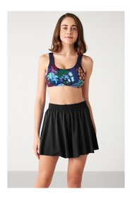 https://cdn.dsmcdn.com/sfweb-pdp/images/product-placeholder-v2.jpeg