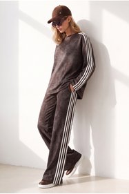 https://cdn.dsmcdn.com/sfweb-pdp/images/product-placeholder-v2.jpeg