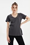 Antrasit V Yaka Basic Örme T-Shirt TWOSS20TS0129