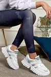 Sneakers - White - Flat