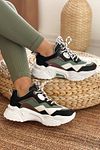 Sneaker - Weiß - Flacher Absatz