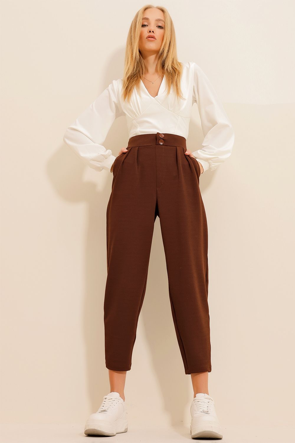 Carrot Trousers Pattern - Slouchy Pants Ella
