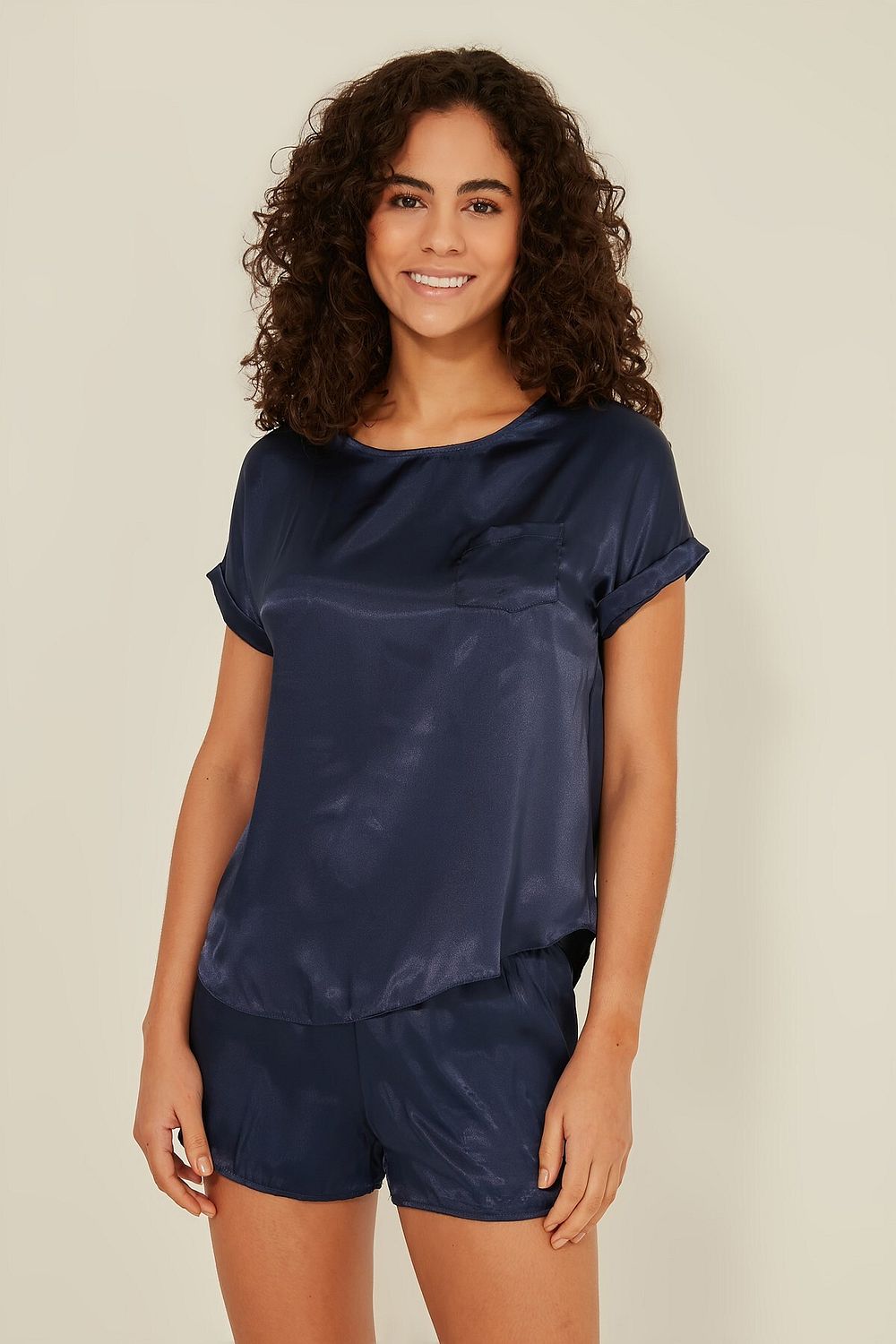 C City 080 Damen T Shirt Shorts Set aus Satin in Marineblau Trendyol