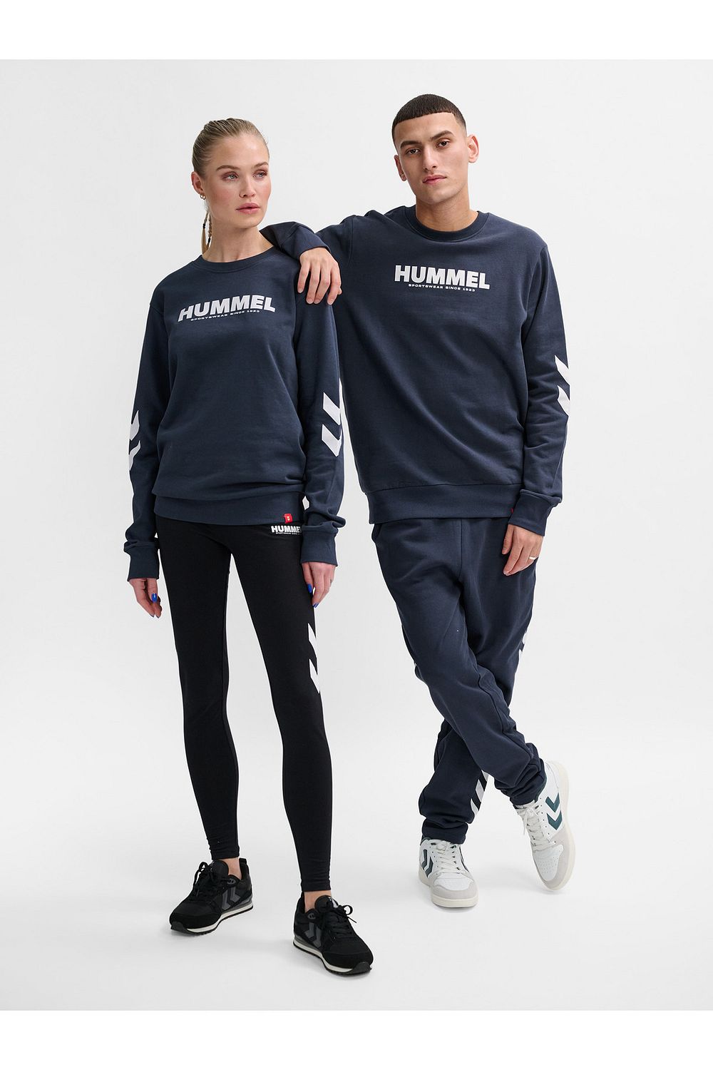 hummel Sweatshirt Dunkelblau Regular Fit Trendyol
