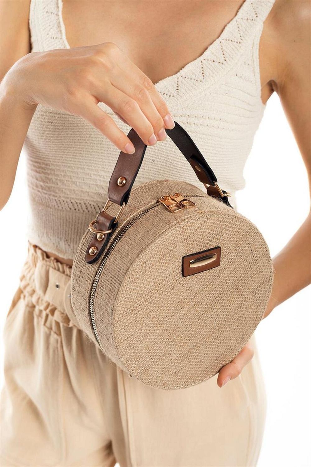 Round wicker shoulder bag outlet