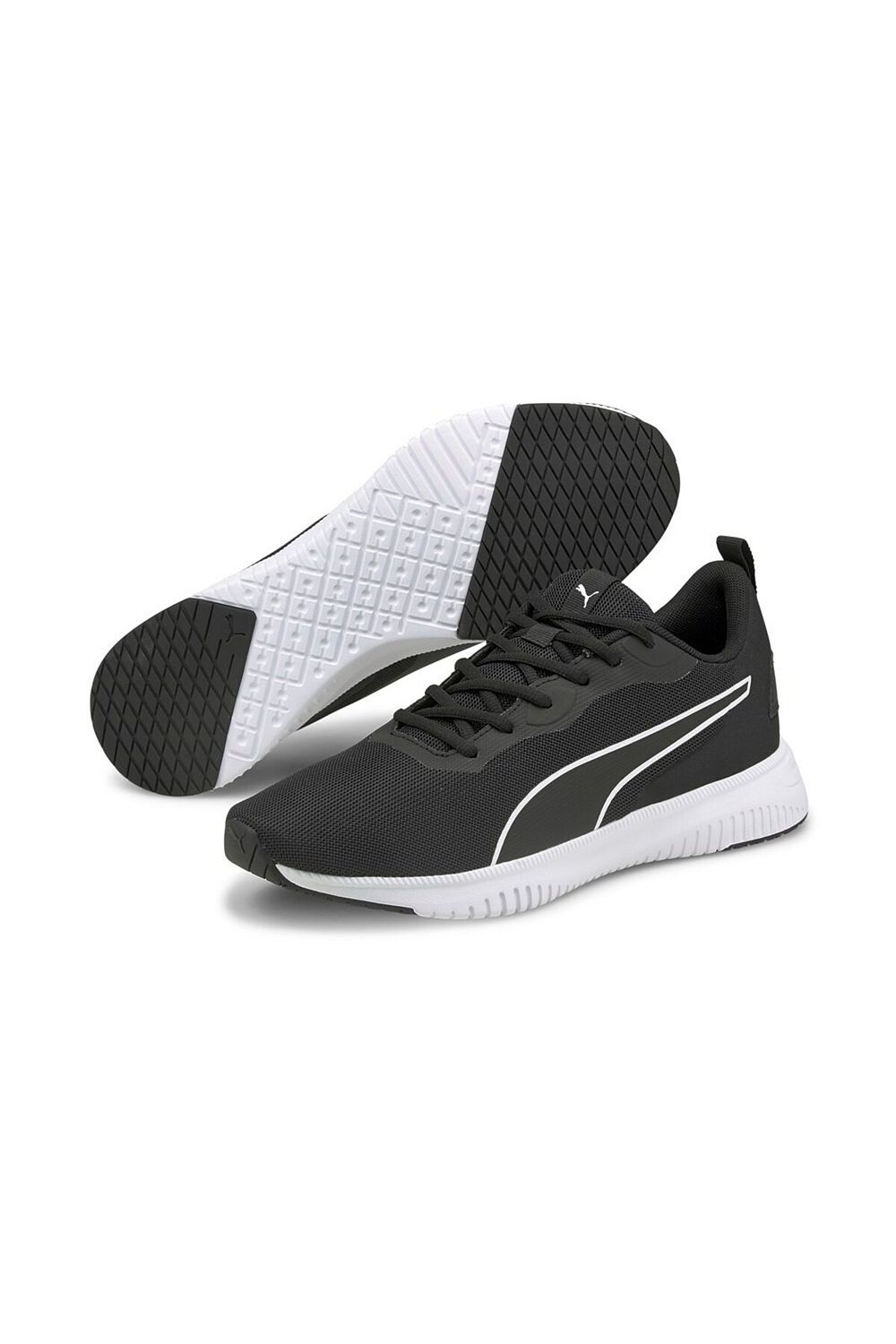 Flat best sale puma sneakers