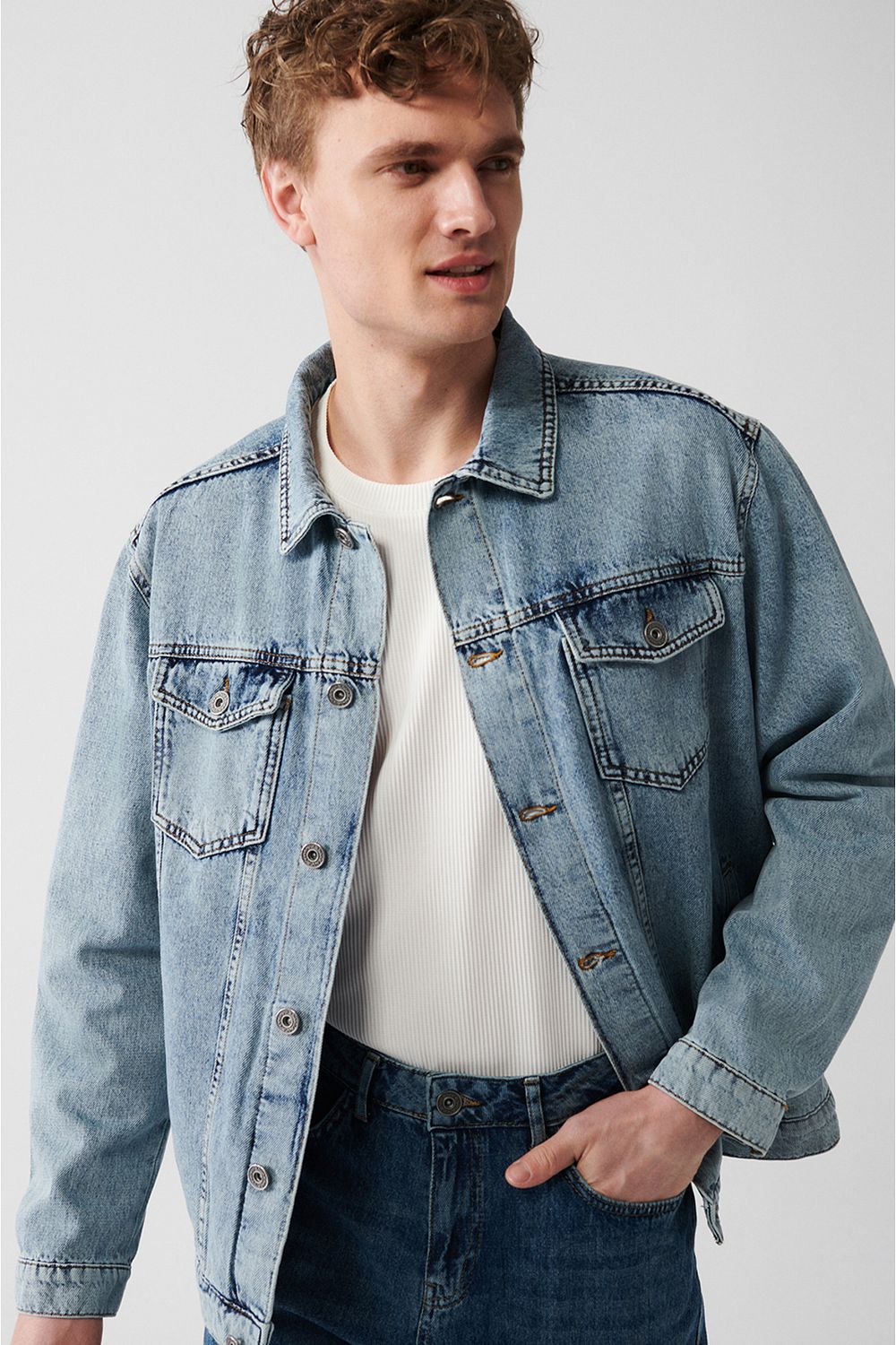 Avva Men s Light Blue Washed 100 Cotton Comfortable Fit Denim