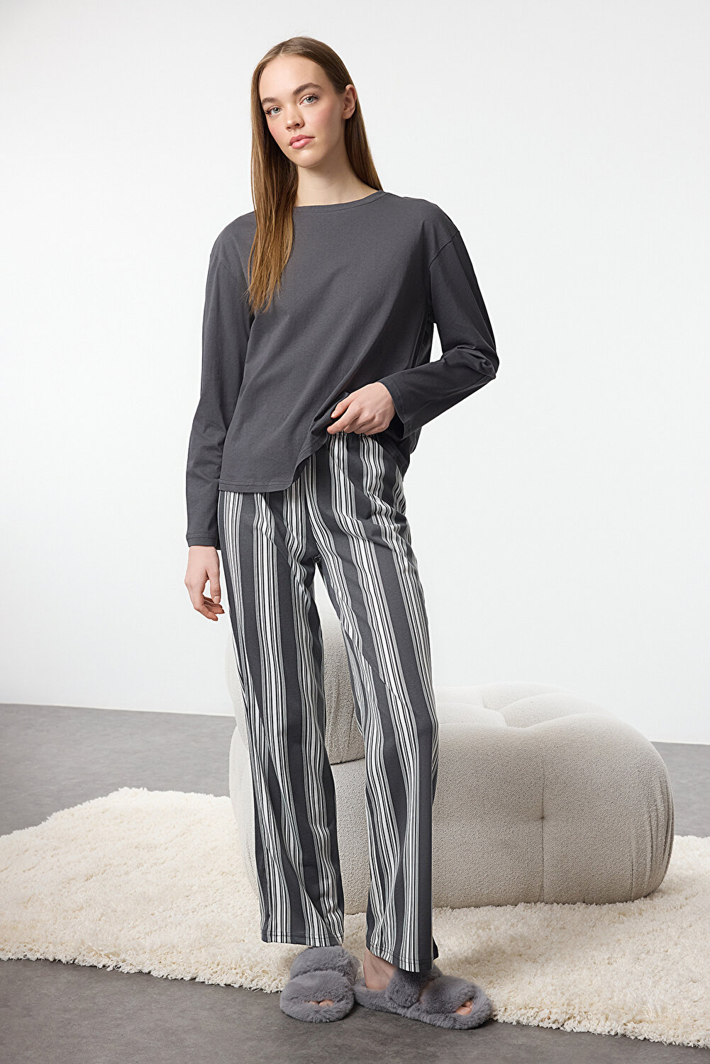 Trendyol Collection طقم بيجاما محاك قطني مخطط، باللون العنابي - THMAW25PT00188