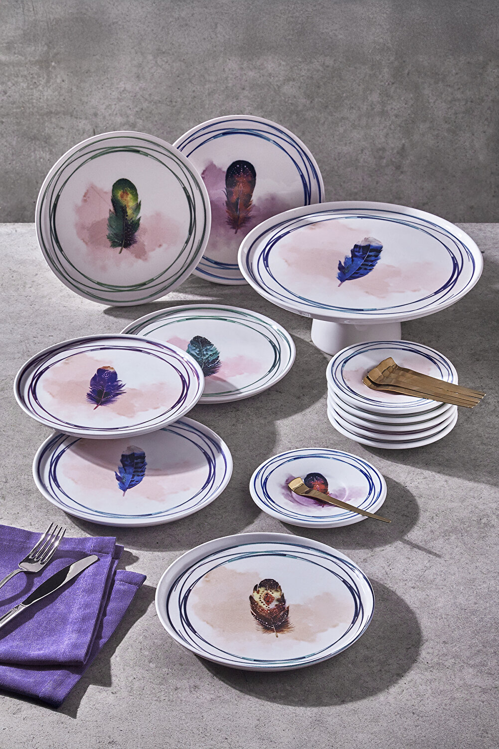 مجموعة تقديم وخدمة روزي مكونة من 19 قطعة