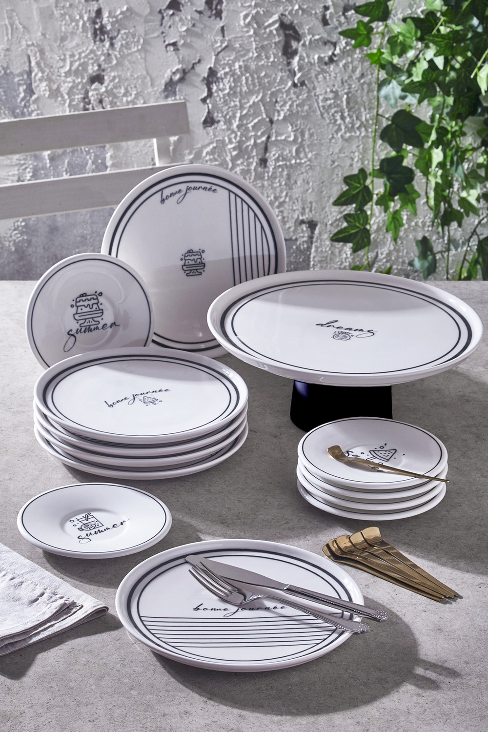 مجموعة تقديم وخدمة روزي مكونة من 19 قطعة