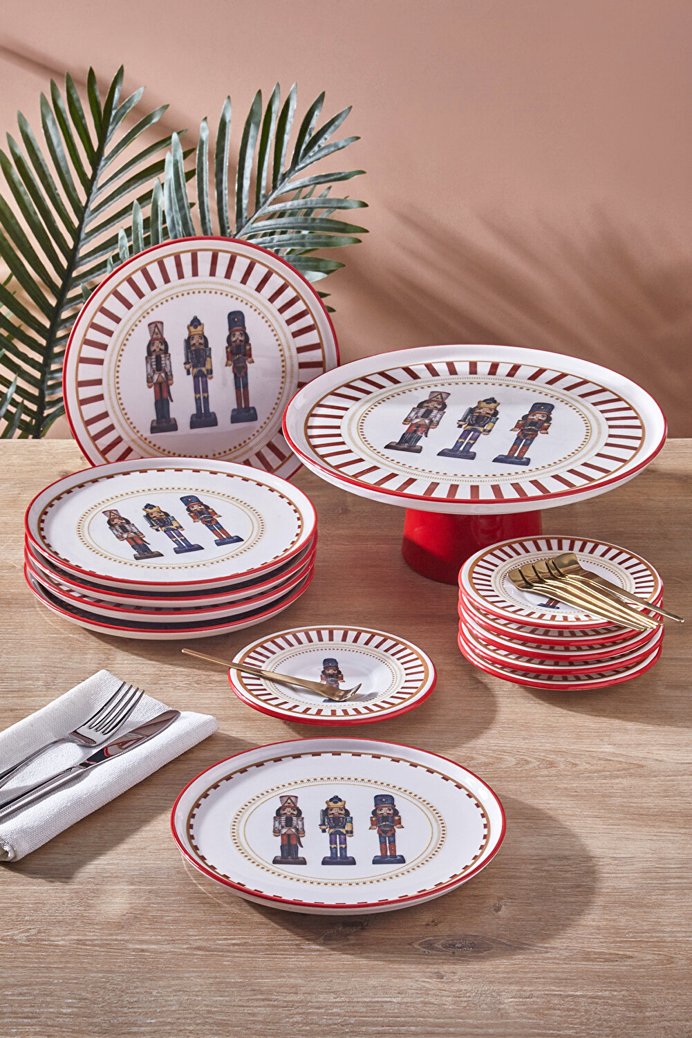 مجموعة تقديم وخدمة روزي مكونة من 19 قطعة