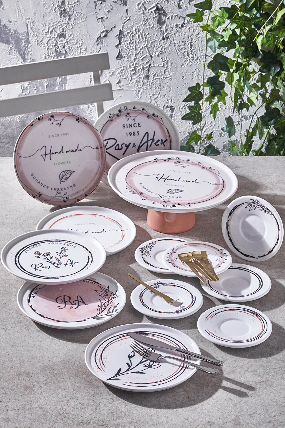 مجموعة تقديم وخدمة روزي مكونة من 19 قطعة