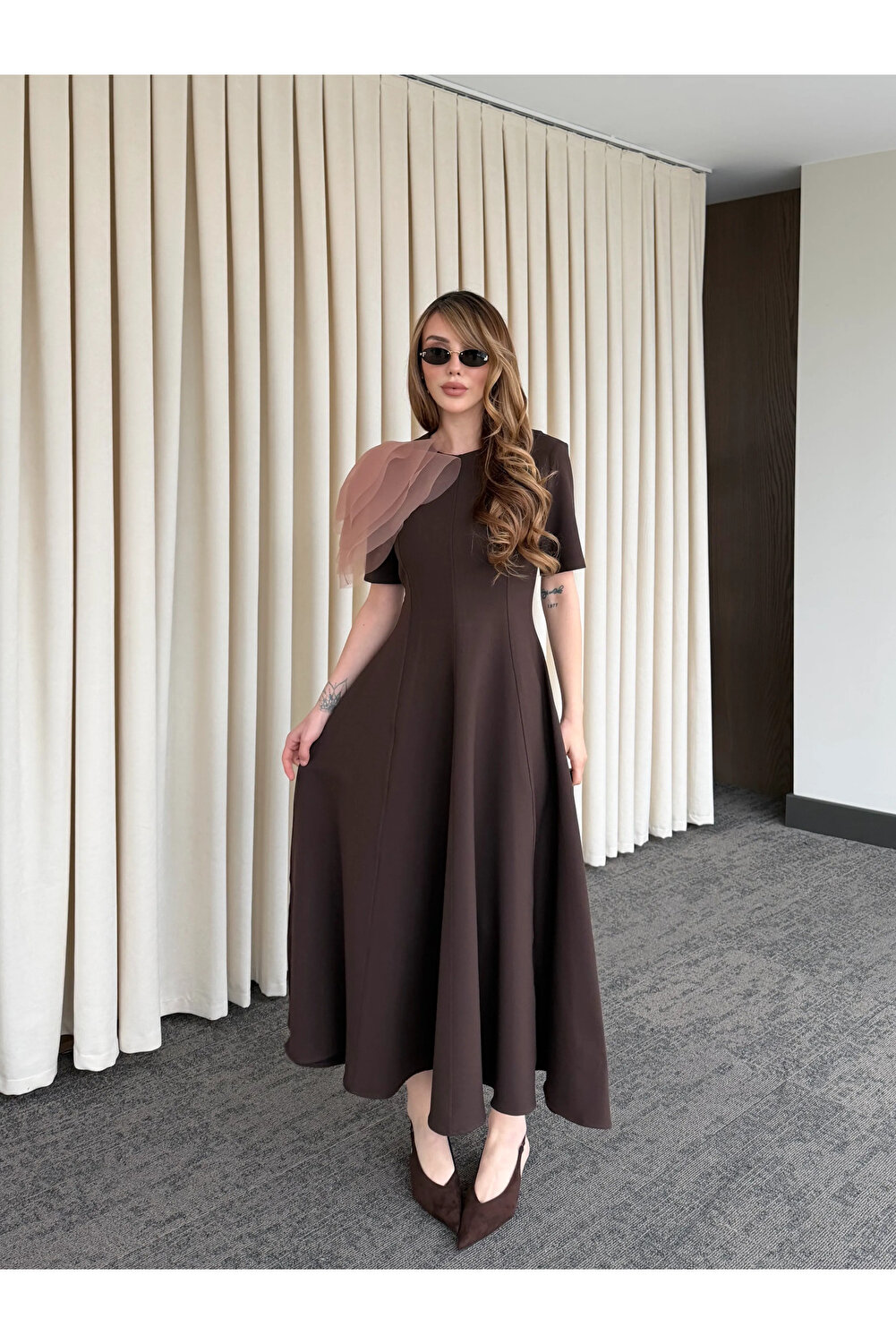 فستان أسود بتطريزات مطرزة - 3151