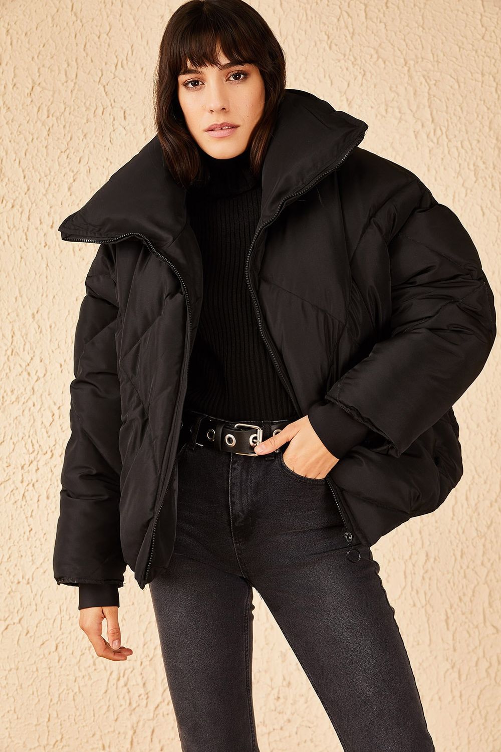 Closure London Womens Cropped Fur Hooded Puffer Jacket, Black / Light Fur