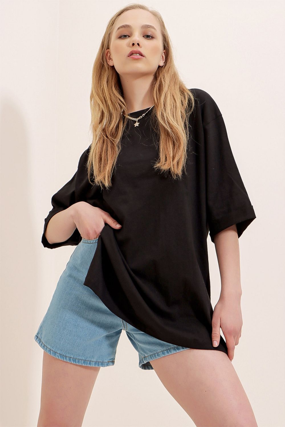 Trend Alaçatı Stili T-Shirt - Black - Oversize - Trendyol