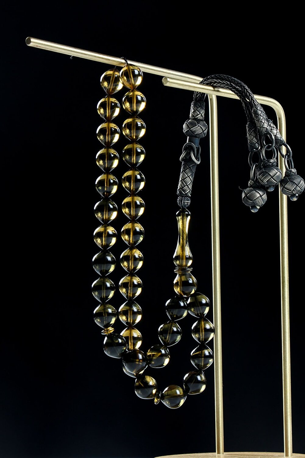 Tesbih Otağı خرز صلاة من العنبر الناري مزين بشراشي...