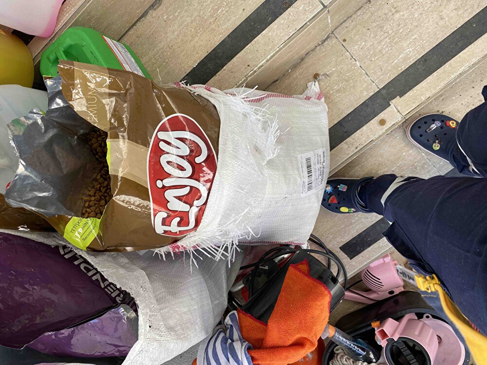 Paketleme çok iyi hızlı kargo. Sokak canları için aldım kedi köpek çok sevdiler kış günü karınları doyacağı için çok mutlu oldum 🌸🌸