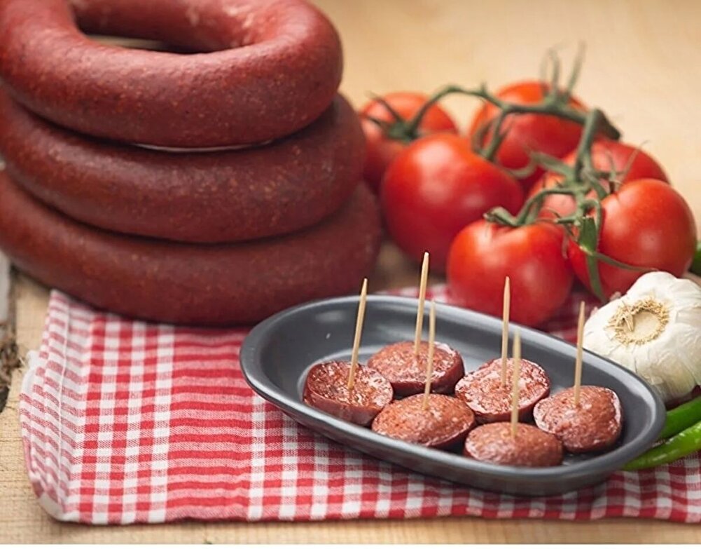 Sucuklar geldi, lezzetli.Hediye için teşekkürler.