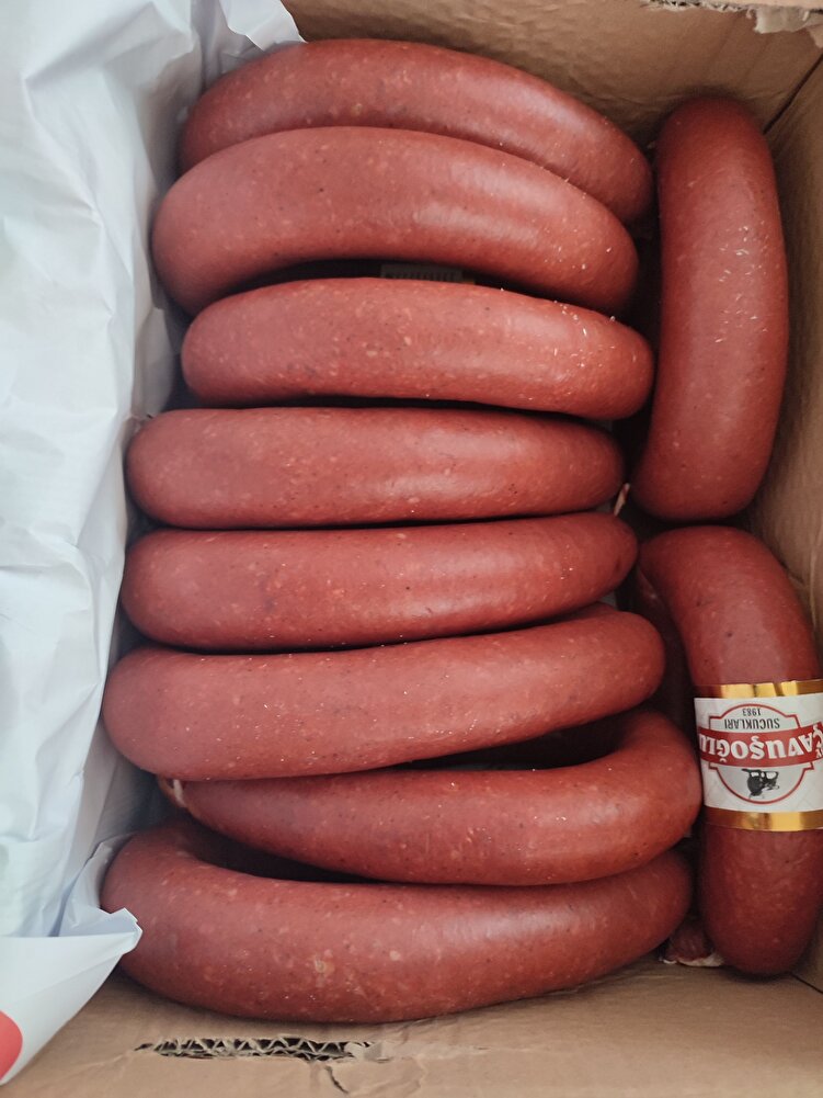 Lezzeti güzel. Direk kutunun içine koyulup yollanmış herhangi bir koruma mevcut değildi. bir puan ordan kırdım. Yalnız herkese lokum fln yollanmış hediye olarak bana muzlu gofret gelmiş.