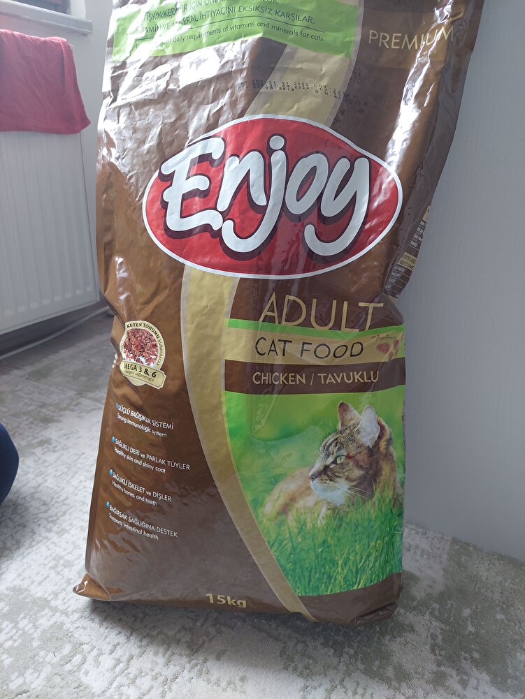 kedim daha pahalı mamalardan sonra bu mamaya geçti bugün. Ona rağmen severek yedi . fiyatı gerçekten çok uygun . Kargo çok hızlı ve hasarsız bi şekilde ulaştı.
