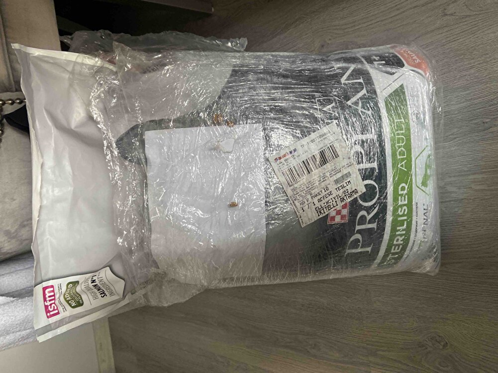 Sapasağlam güzel paketli şekilde geldi kedim kısır ve bu mama cok güzel satıcıya teşekkürler