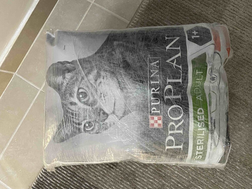 Her zaman kullandığımız mama kedim severek yiyor son kullanma tarihi uzundu