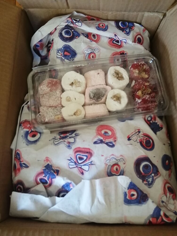 2. siparişim ailece çok beğendik. Acısı tam oranında fazla acı değil lezzetli, hediye içinde teşekkürler