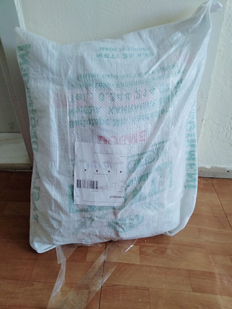 İlk defa kullandik kedilerim koklayıp bıraktılar şimdi mama yetistiremiyorum günde iki defa tabakları doldurmak zorunda kalıyorum tavsiye ederim,satıcıya özenli paketlemesinden dolayı ayrıca tesk ederim