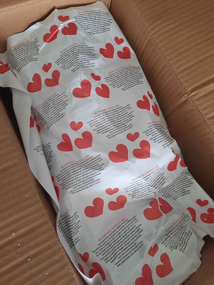 Ürün güzel paketlenmiş 1 günde aras kargo ile elime ulaştı baya şaşırdım emeğinize sağlık arka serin balkona sucuklari serdim kurusun derin dondurucuya aticam daha tatma fırsatım olmadi yorumu güncellerim