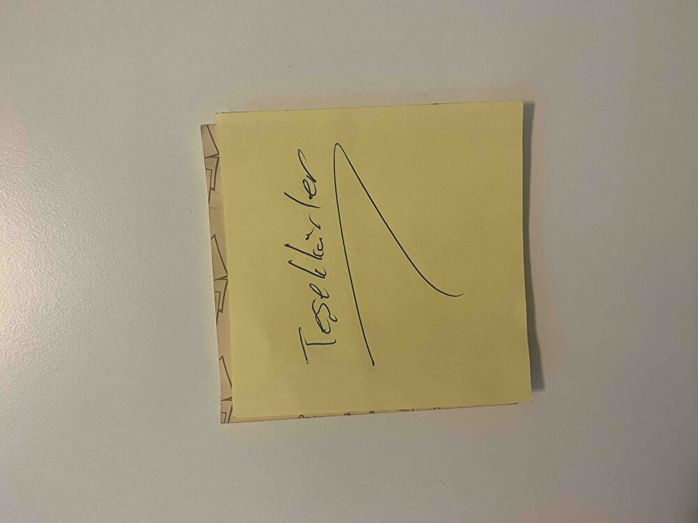 Sokak hayvanları severek yiyor piyasa artışlarına göre uygun fiyata ve hayvanların karnını doyuran bir mama