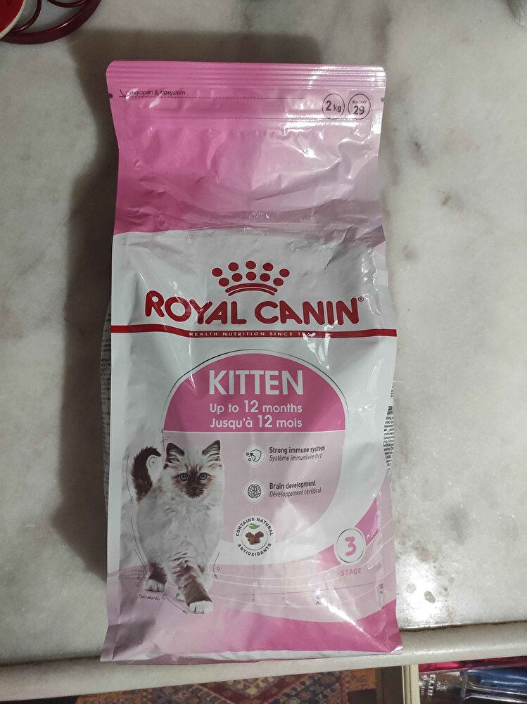 Orijinal paketinde geldi. Çok hızlı gönderim sağlandı. Vasat market mamalarından daha ucuza gelmiş oldu. Çocuklar daha ilk anda bayılarak yemeye başladı. SKT 12/2024. Teşekkür ederiz.