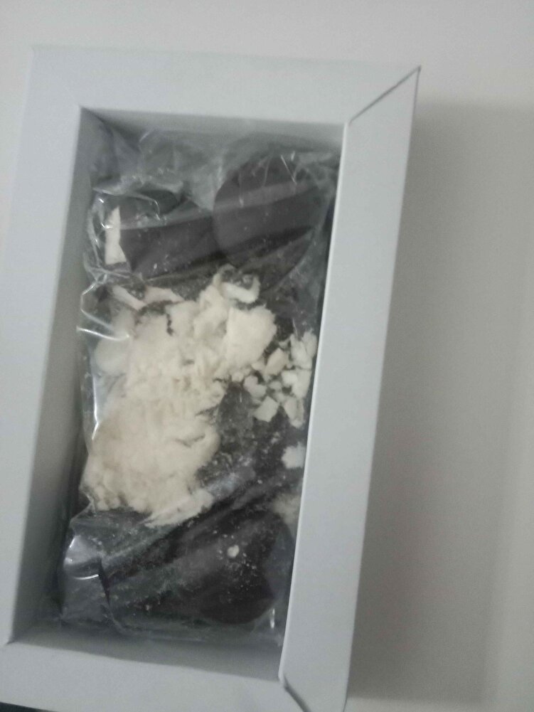 ürün güzel ama yanında gönderdiğiniz hediye paramparça olmuş bir şekilde geldi