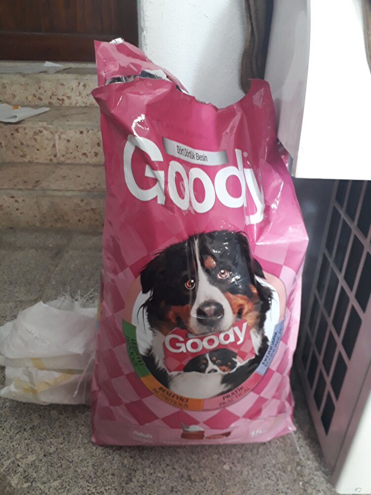 Fransız bulldog cinsi köpeğimiz var. Severek yedi. Kargo 3 günde geldi. Çuvalın içine koyulmuş bir şekilde geldi.