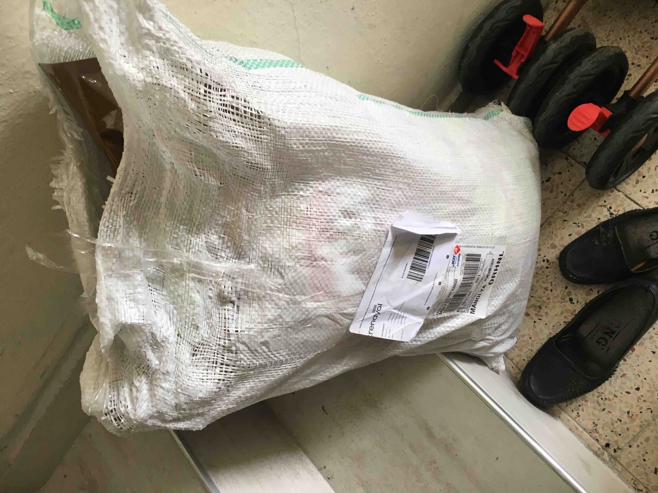 Henüz açmadık hızlı geldi fiyat da gayet uygun
