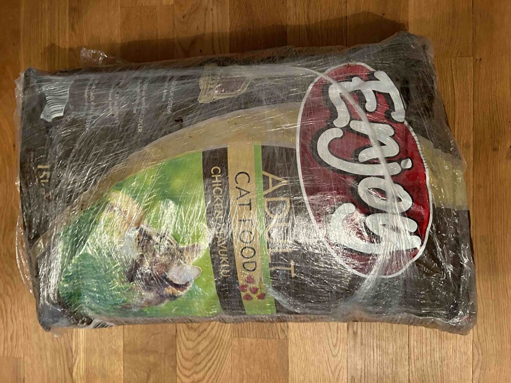 Gayet çabuk ve sağlam geldi sokaktaki canlara aldım