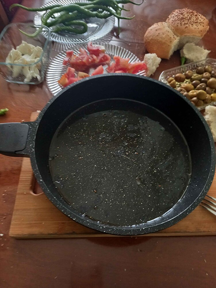 tadı güzel pizza yaptım çok güzel oldu yumurtalısıda lezzetli teşekkürler
